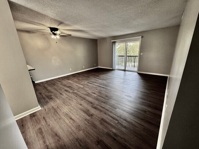 Foto del edificio - 122 Turnwood Ln