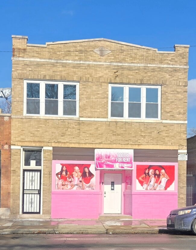 Building Photo - 2822 W Marquette Rd