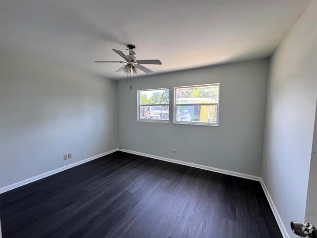 Building Photo - 8537 40th Ter N