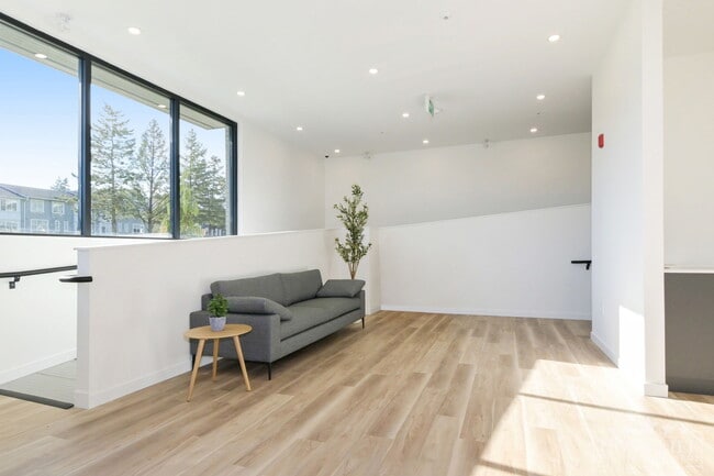 Building Photo - Modern 1 Bed +1den, 1 Bth Condo for Rent at BRAND NEW “Fleetwood Village 2”.  Make this your new ...