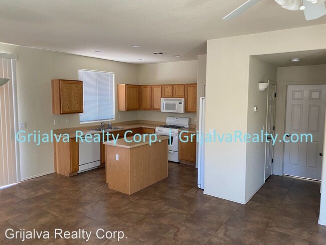 Building Photo - 9198 E Desert Cove Cir