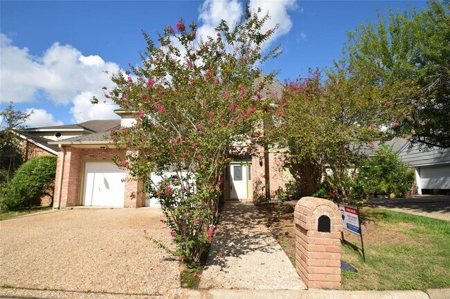 Building Photo - 710 Trademark Pl