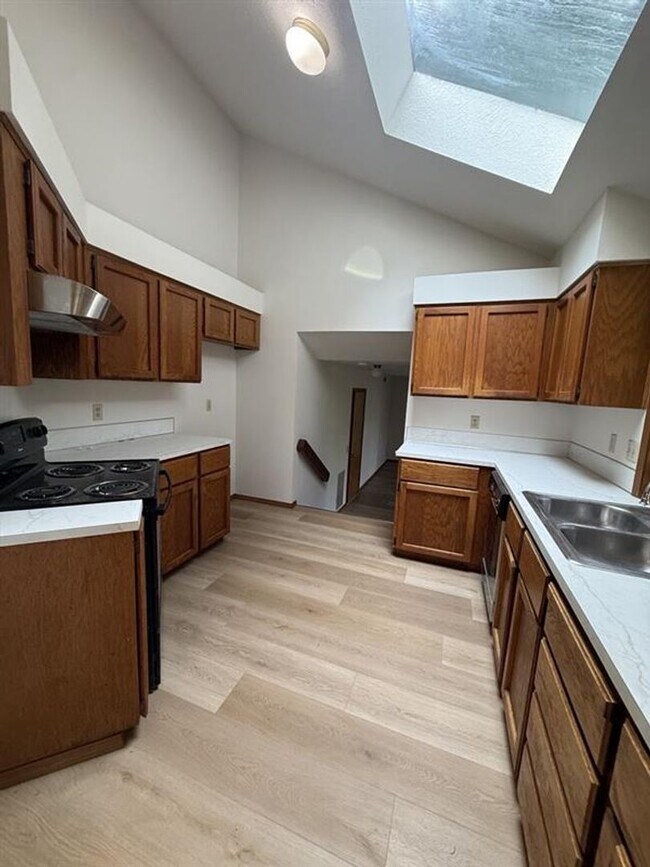 Foto del edificio - 17565 NW Woodmere Ct