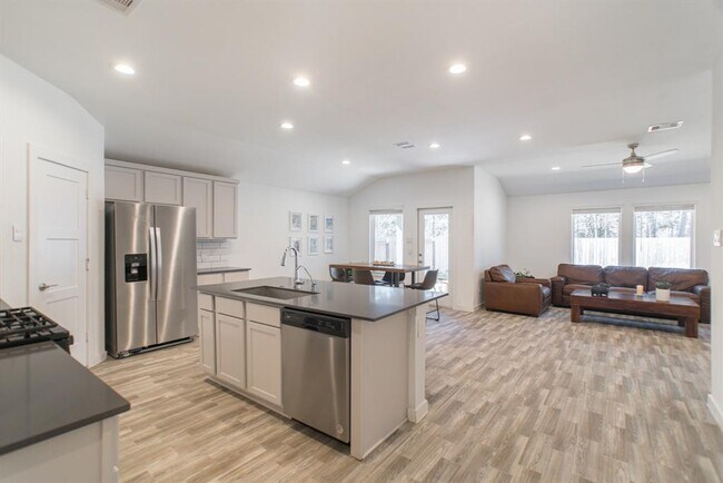 Building Photo - 14371 Sweet Mdw Trl