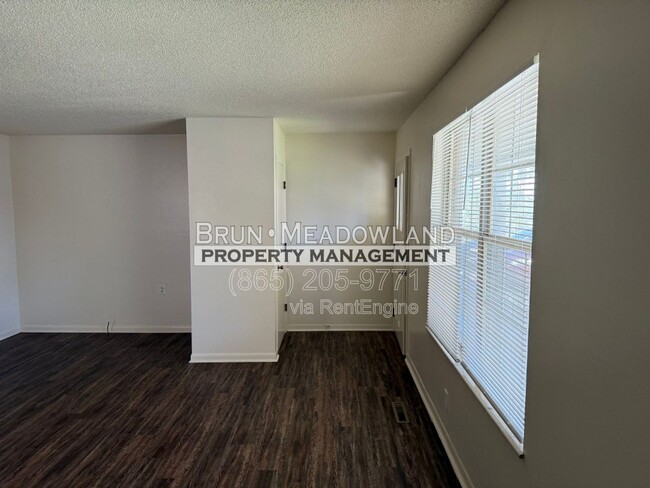 Building Photo - 3719 Mooers St