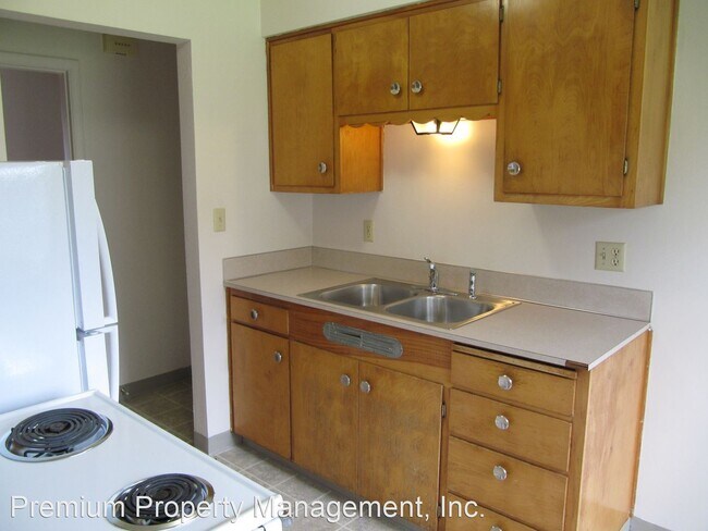 Building Photo - 4525-4555 Rivercrest Dr N