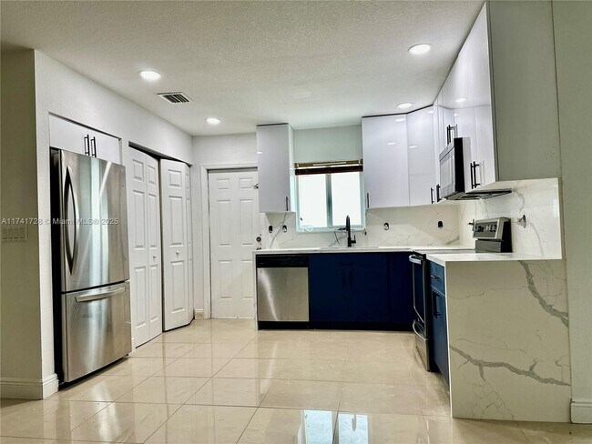 Foto del edificio - 513 NW 77th St