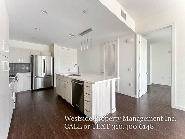 Building Photo - Luxury New Build 2+2 | Marina Arts District