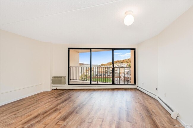 Foto del edificio - 1155 Warburton Ave