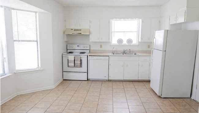 Building Photo - AVAILABLE NOW; APPLY AT OUR WEBSITE TODAY!!