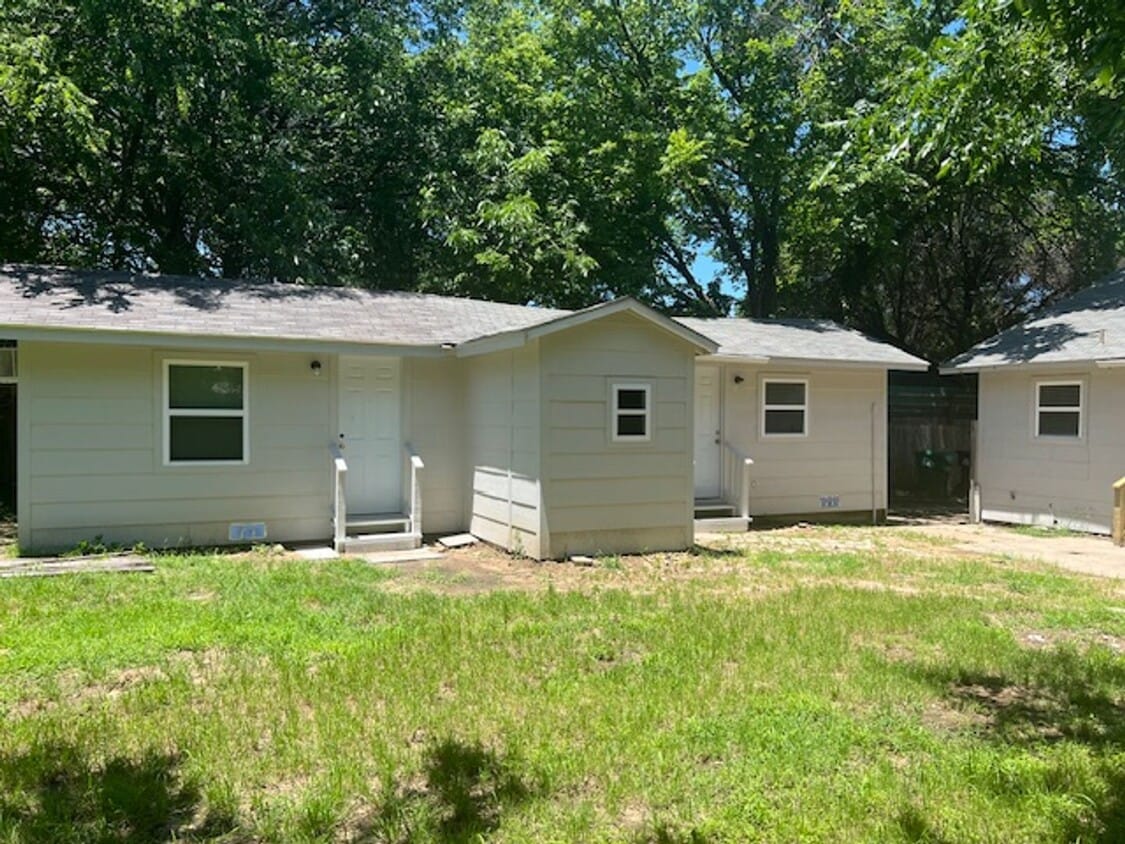 Photo - 1513 B Panhandle