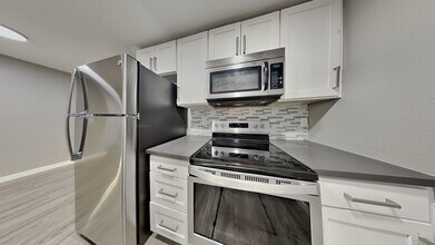 Building Photo - 1105 S Woodlawn St