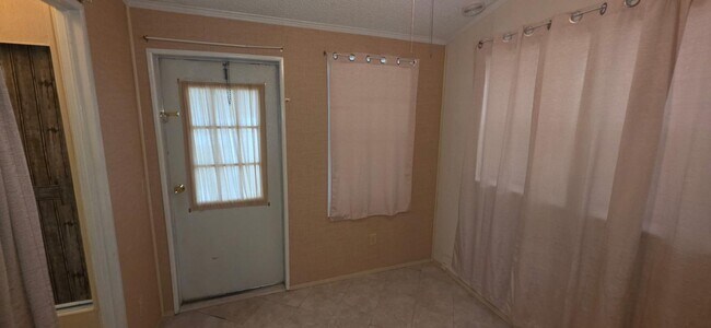 Foto del edificio - 163 Monarch Ln