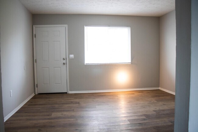 Foto del edificio - 2885 Atwood Terrace