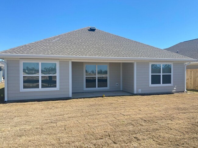 Foto del edificio - Spacious, Modern Home Convenient to Shopping, Parks, Schools & Tyndall AFB! *SPECIAL: 1/2 OFF 1st...