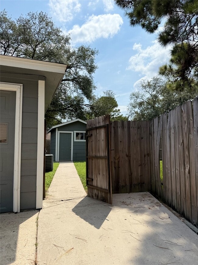 Foto del edificio - 4731 Bicentennial Ct