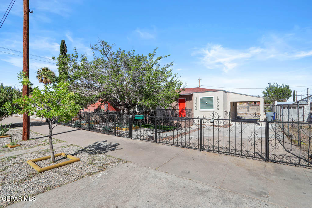 Primary Photo - 2728 Byron St