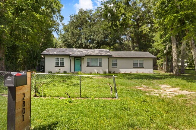 Building Photo - 3BR Home on Oversized Lot with Shed & Greenhouse