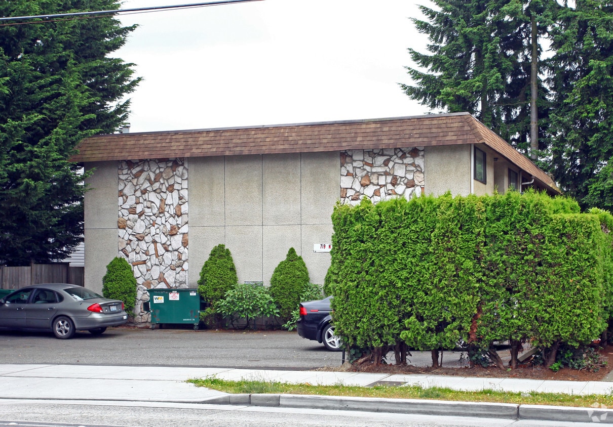 Primary Photo - Greenwood 6