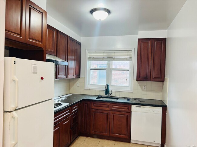Foto del edificio - 153-38 60th Ave