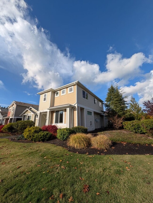 Building Photo - Large Four Bedroom Corner Lot! Close to JB...