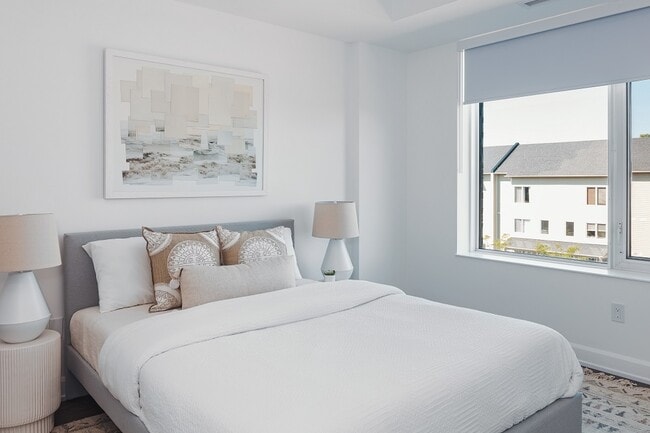 Building Photo - Brand New 1 Bed + Den in Boutique Building...