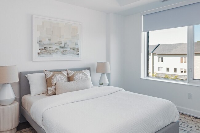 Photo du bâtiment - Brand New 1 Bed + Den in Boutique Building...
