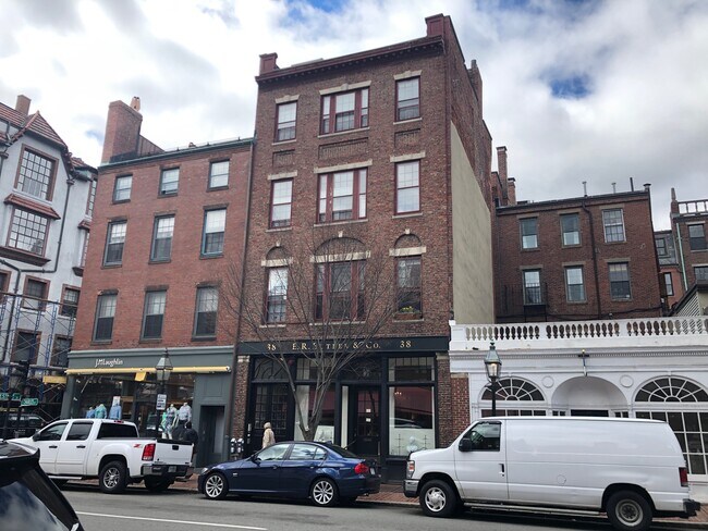 Building Photo - 38 Charles St