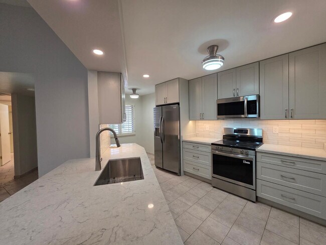 Foto del edificio - 16863 N 103rd Ave