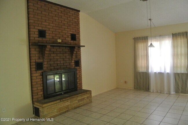 Foto del edificio - 33464 Ohio Ave