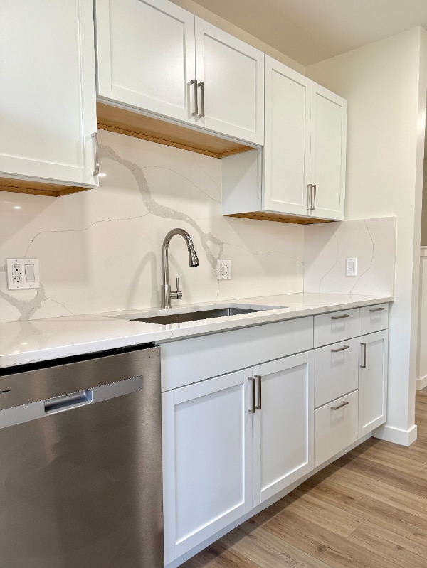 Building Photo - 6386-6386 Shelton Ct