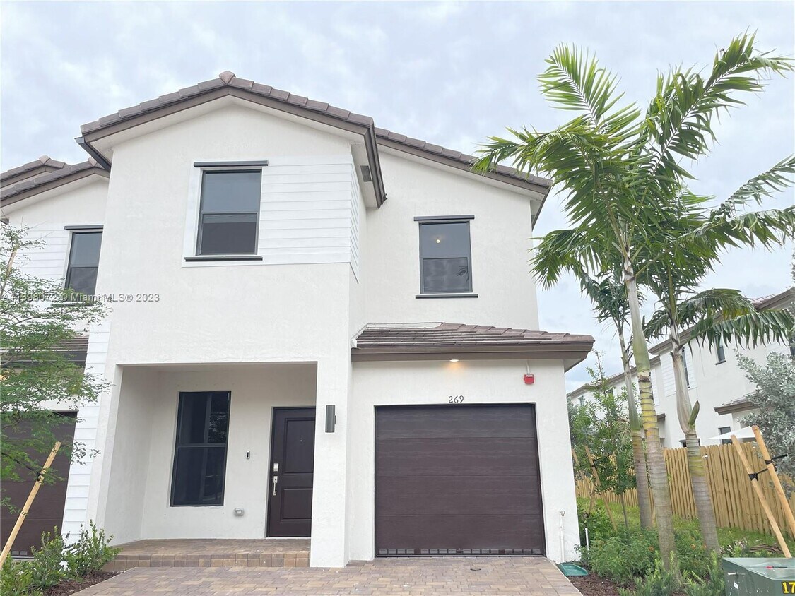 269 SW 159th Terrace, Pembroke Pines, FL 33027 Townhouse for Rent in