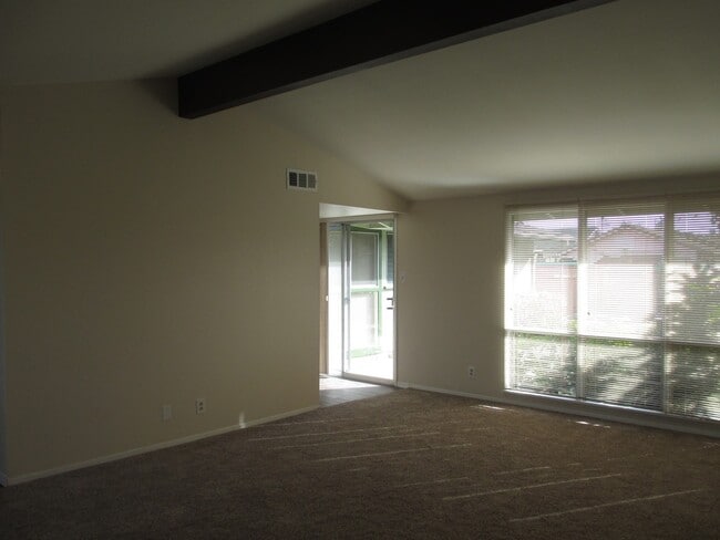 Building Photo - North East Corner Lot Home