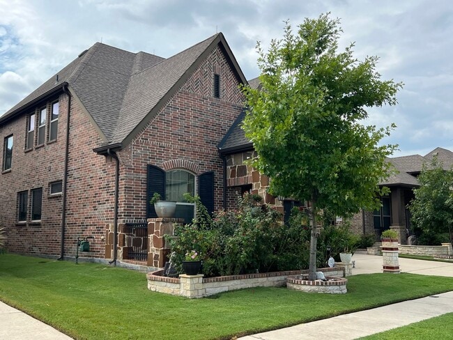 Gleneagle Drive - Gleneagle Drive House