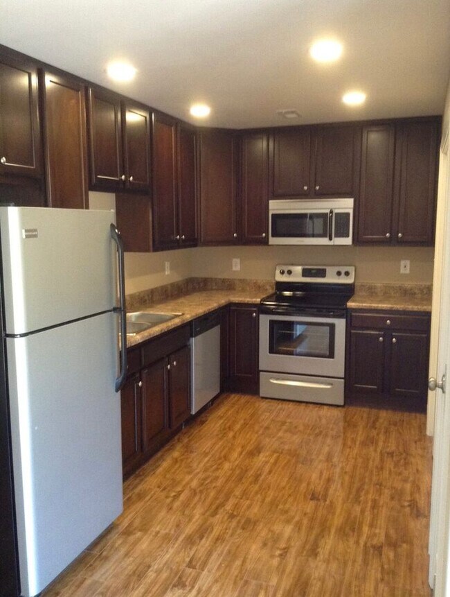 Building Photo - Modern Townhomes on Beals Chapel