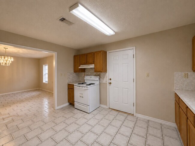 Foto del edificio - 712 Edgewood Cir