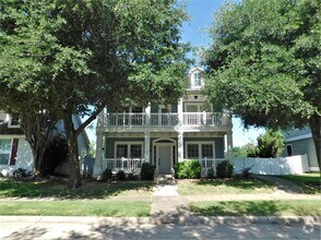 Building Photo - 835 Post Oak Pl