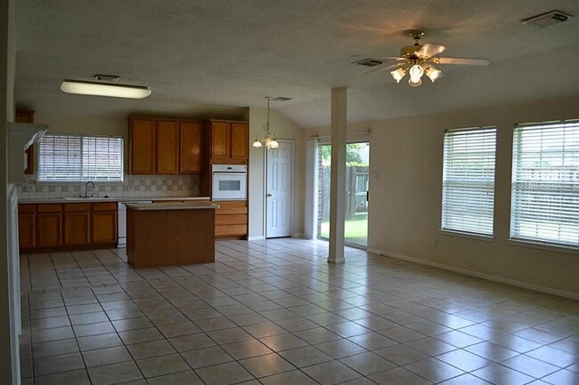 Building Photo - 2318 Waterwood Dr