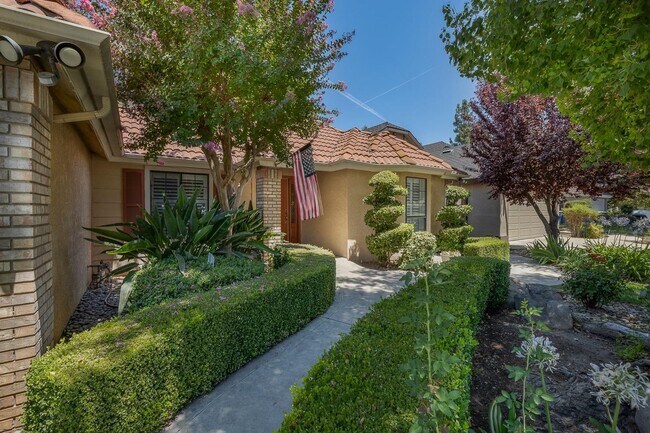 Foto del edificio - 4/2 with Pool near Clovis West High School