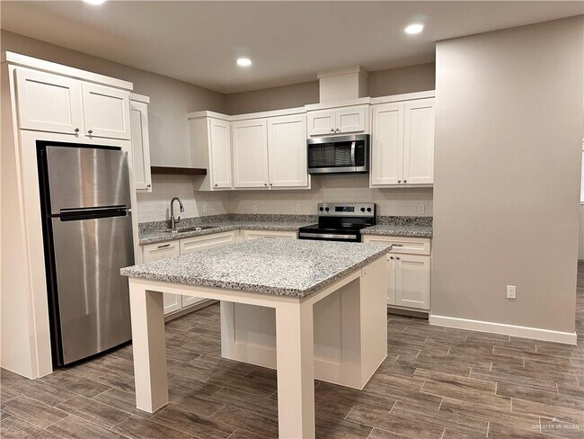 Building Photo - 14 San Andres