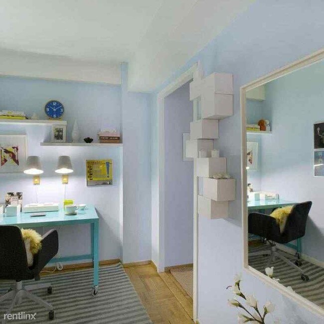 Building Photo - 6 Stuyvesant St