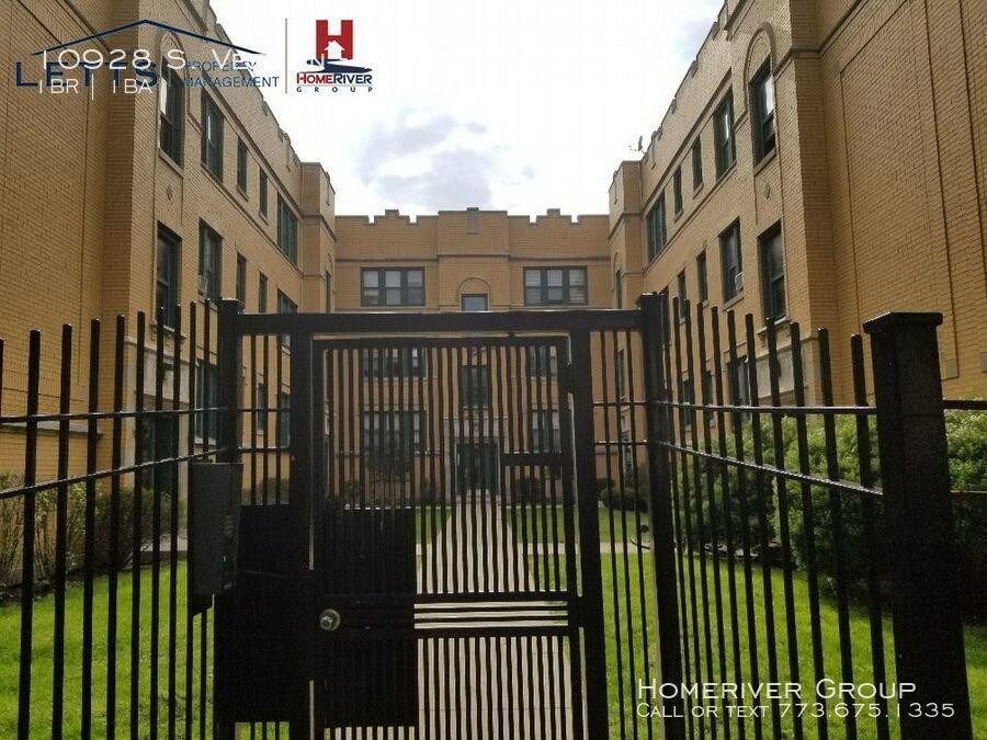 Foto principal - 1 bedroom in Chicago IL 60628