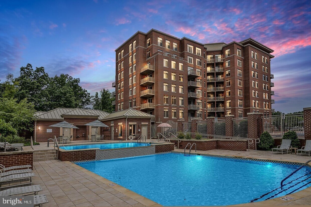 Foto principal - 4480 Market Commons Dr