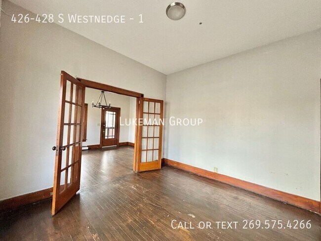 Foto del edificio - 426-428 S Westnedge-1
