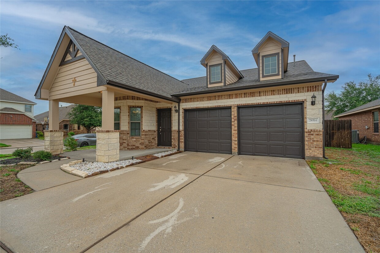 Primary Photo - 28514 Lockeridge Springs Dr