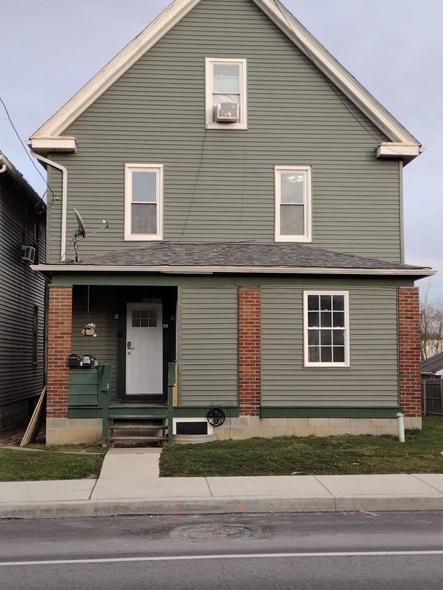 Entrance to 2nd Unit - 212 N 3rd St