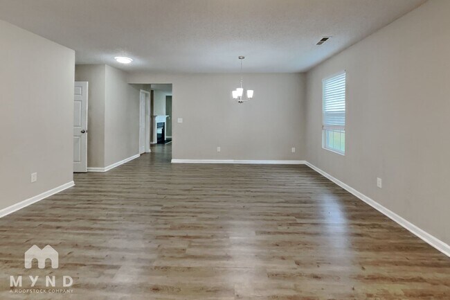 Foto del edificio - 4076 Clovelly Dr