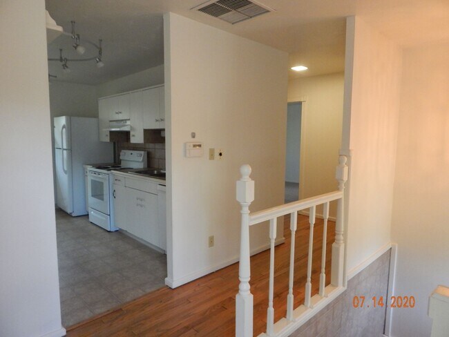 Building Photo - Large bi-level home in Littleton with 1-car garage!