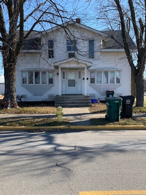 Building Photo - 302 N Main St