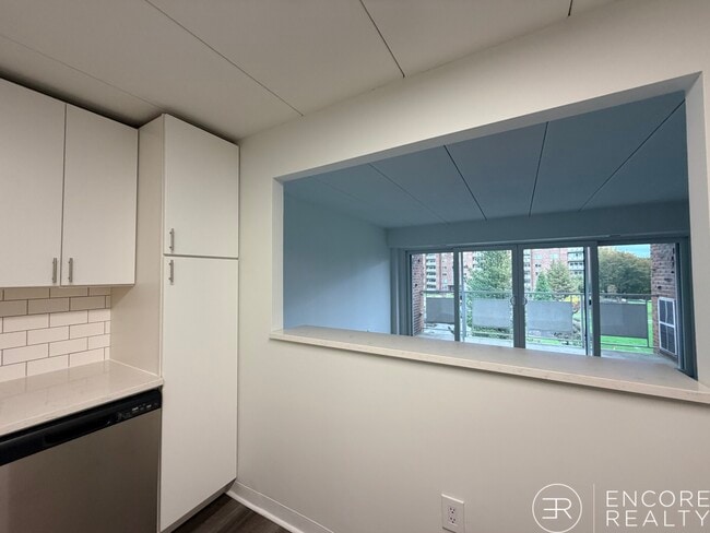 Foto del edificio - 51 Hill Rd